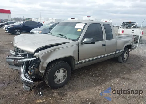 1998 Chevrolet C1500 Fleetside z USA, uszkodzony, nr VIN 2GCEC19R8W1227261